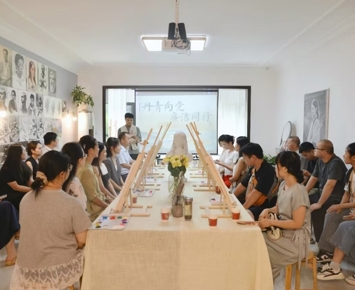常德市侨联开展“丹青向党 廉洁同行”油画体验活动