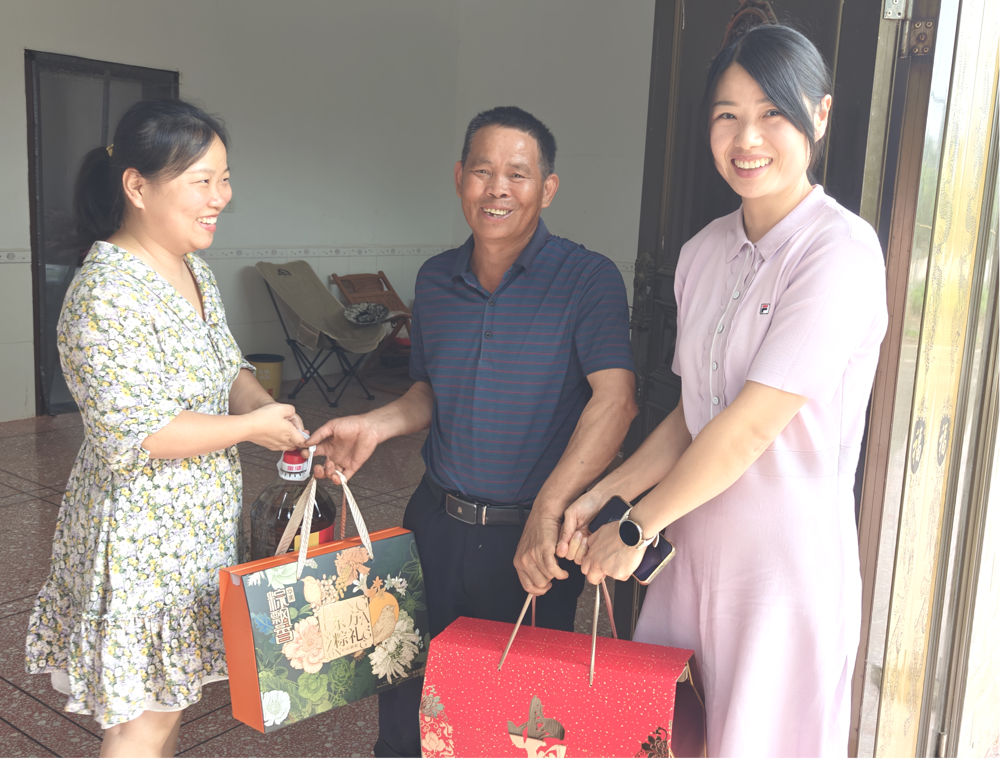 ​粽叶飘香迎端午 情暖侨心送安康——鼎城区侨联开展“迎端午 送安康”走访慰问活动